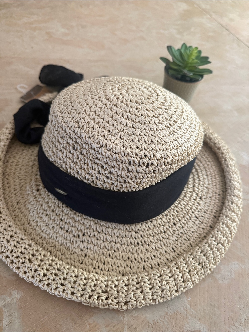 Scala 🔥 Straw Sun Hat with with black chiffon bow